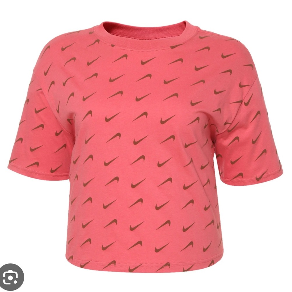 Oversized Nike Crop Top - Women’s XL